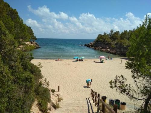 pludmale, Paraiso Bell Tent - Glamping with Pool in Nature in Coll de l'Alba