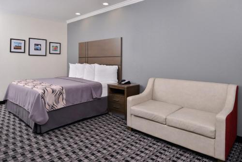 Americas Inn & Suites IAH North - main image