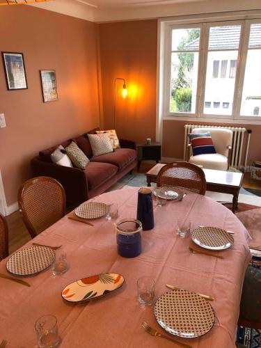 Maison chaleureuse et familiale gîte à louer Champ