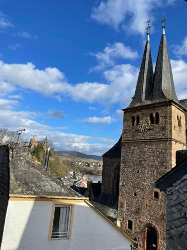 Uriges Ferienhaus in der Altstadt von Saarburg mit Sauna, Kinderspielecke, 1000Mbit Wlan, 1 Minute vom Wasserfall entfernt