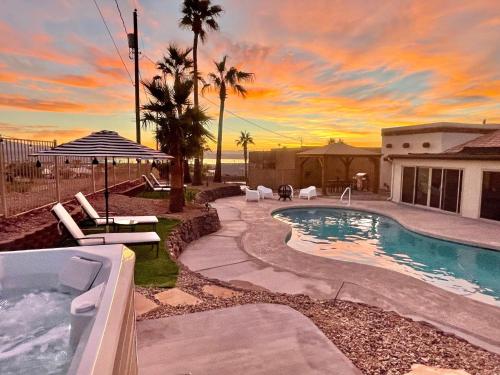 Trendy Desert Getaway Pool, Spa, Game Room