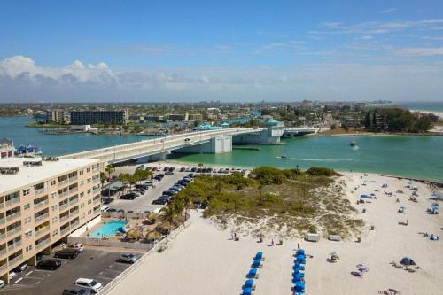 103 - Sandy Shores in St Pete Beach, USA