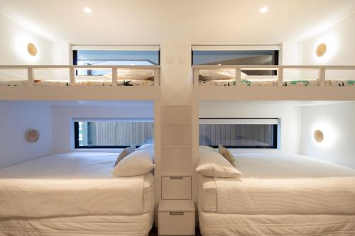 The Hill Residence - image 9