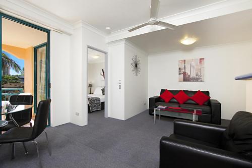 Aruba Surf Resort in Broadbeach