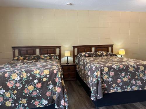 Driftwood Inn And Lodge By The Lake