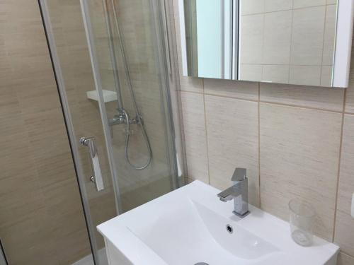 Delicious Los CristianosAchacay2bdr 2bathr Beach close wifi free - image 2