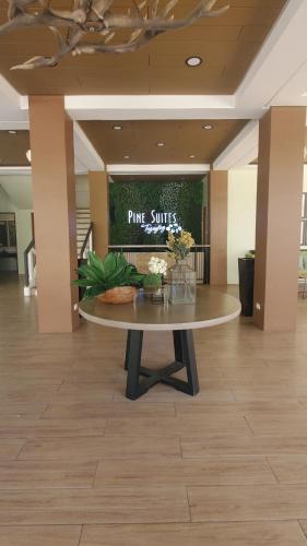 Cozy Condo at Pine Suites Tagaytay with WIFI Netflix & Pool