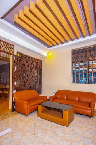 Restoranas, Kings Premier Inn in Mlolongo