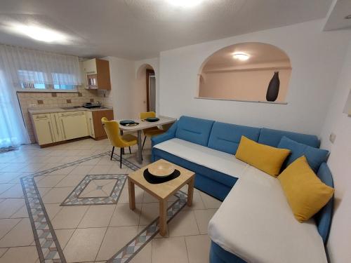 Apartments Vesna - image 10