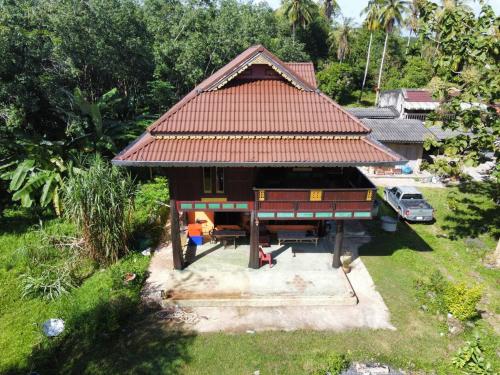 Exterior view, โฮมสเตย์บ้านนายสิงโตเขาคูหา in Rattaphum