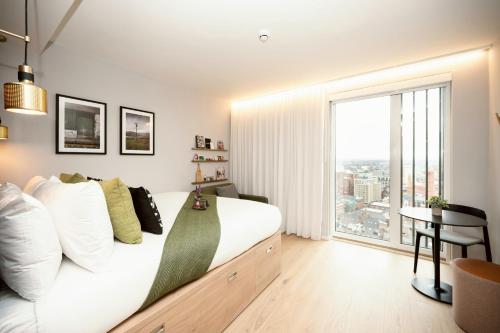 Wilde Studio Sleeps 3 with a City View