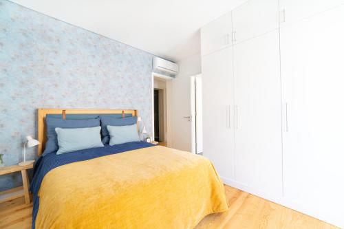 Blue by the River 2 - elegant two-bedroom in Santos, Лиссабон