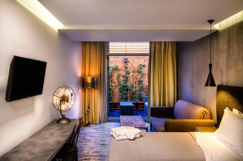 360 Degrees Room Type - Quadruple Room