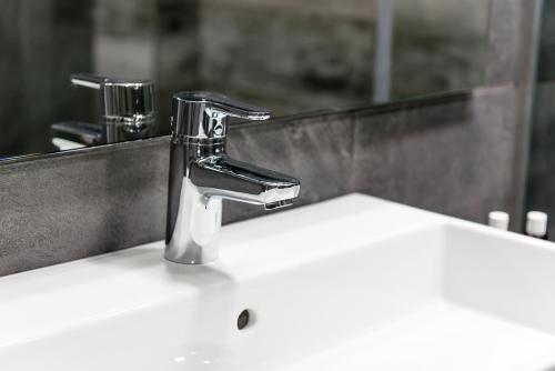 360 Degrees - image 8