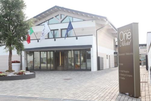 OneMhotel, Brescia