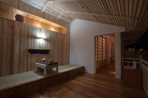 Zen Box House