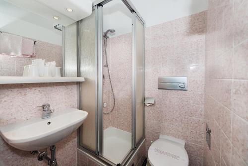 Classic Single Room image 5