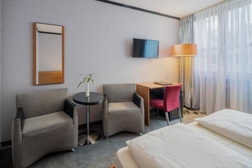 Double Room image 9