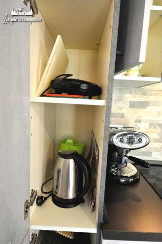 One-Bedroom Apartment image 3