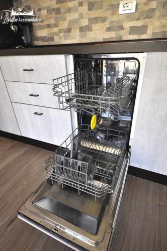 One-Bedroom Apartment image 1