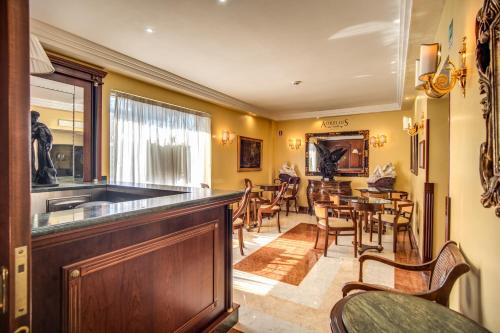 Aurelius Art Gallery Hotel - image 6