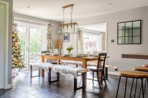 Innisfree Bath - Free Parking