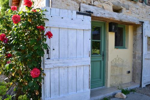 Couanac gîte familial à la campagne avec piscine