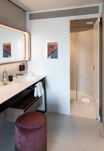 346411573 b'mine Hotel Frankfurt Airport