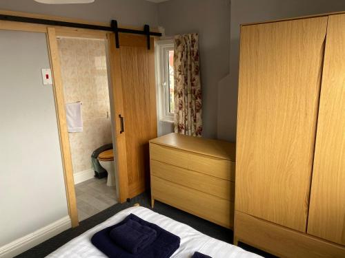 Buile Hill Holiday Flats - image 11