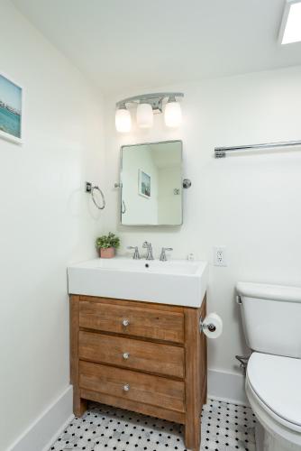 The Quarters on Spring The Quarters on Spring