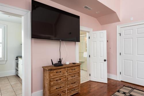 The Quarters on Spring The Quarters on Spring