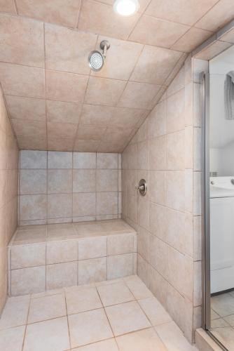 The Quarters on Spring The Quarters on Spring