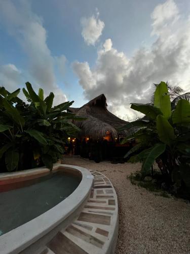 Buitenkant, Luhme Tulum Hostel - Free Cenote Access in Tulum