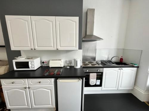 Beaconsfield Holiday Apartments - image 7