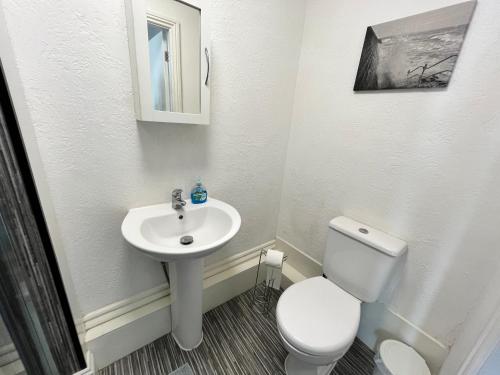 Beaconsfield Holiday Apartments - main image
