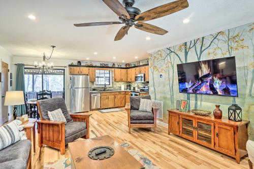 Unwind Fireside: Serene Murphy Escape w/ Hot Tub!, Murphy