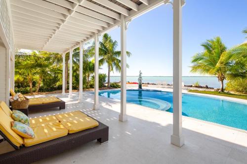 Villa of the Setting Sun in Sugarloaf Shores (FL)