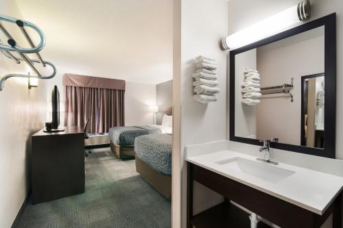 Econo Lodge Williston - main image