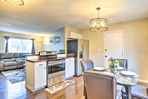 Charming Columbus Home about 7 Mi to Ohio State! in Columbus, USA