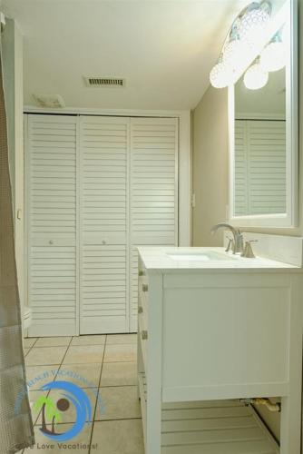 Windy Hill Villa 4 - Beach Fun - image 4