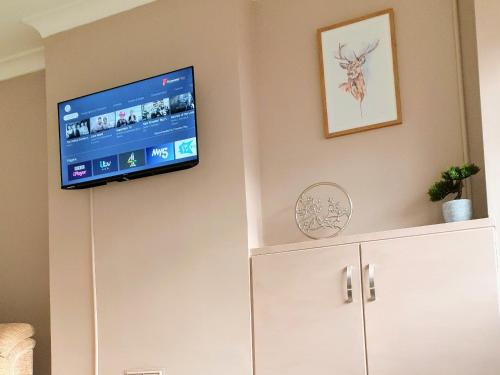 Two-Bedroom House image 1