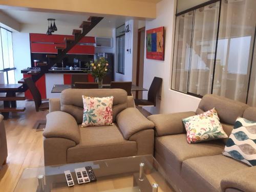 Apartament 11 people full fourniture with private bathrooms and transport encluded