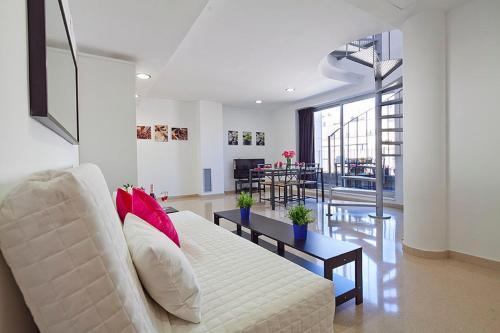 Charmsuites Paralel - image 5