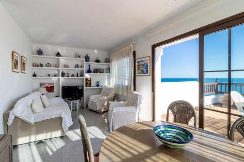 Cau del Llop 77 Ático con terraza y vistas - Apartment - Llança