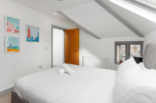 The Scouse House - Unique Stay - Church Conversion, Liverpool (photo 7)