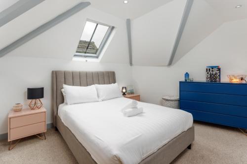 The Scouse House - Unique Stay - Church Conversion, Liverpool (photo 3)