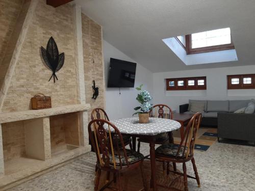 Rustic Holiday Home gîte à louer Matola