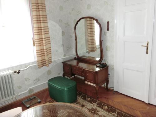 Ferienhaus in Budapest mit Garten - image 10