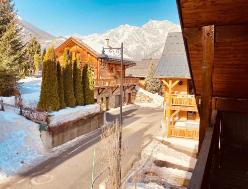 CHALET MARCEL Puy-Saint-Vincent Pieds des Pistes gîte à louer Ailefroide