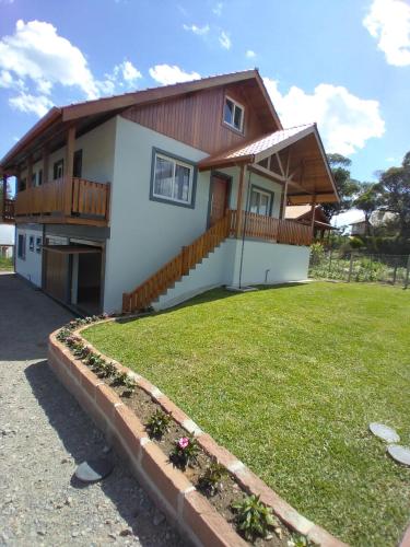 Casa 1 com 3 dormitórios em Canela